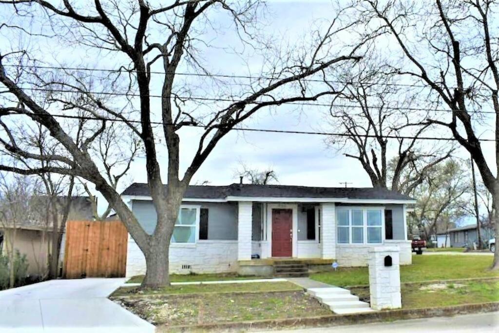 Cozy Haus Relaxing 'Home Base' Wifi Location Close To Town And Rivers, Schlitterbahn, Gruene New Braunfels Exterior photo